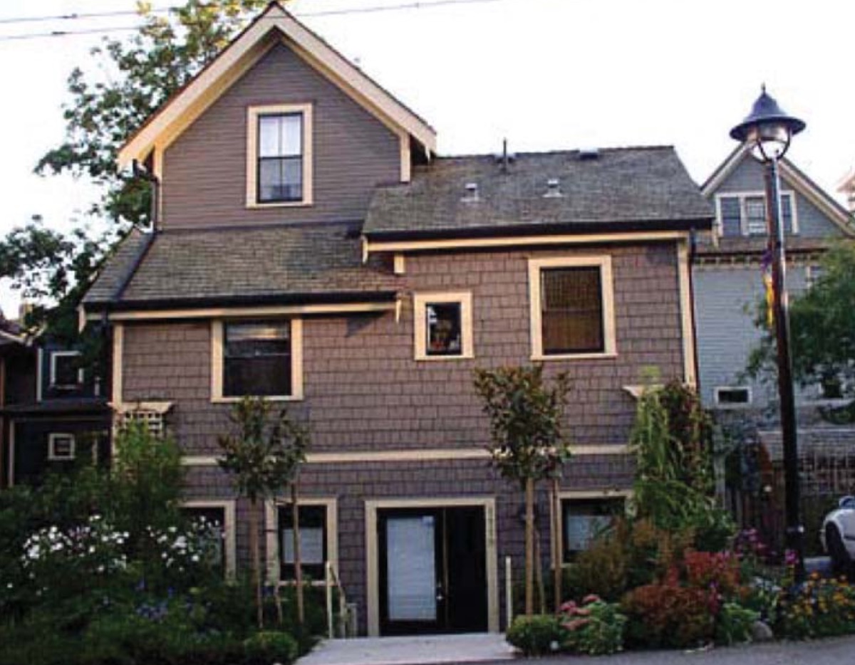 vintage laneway in west end